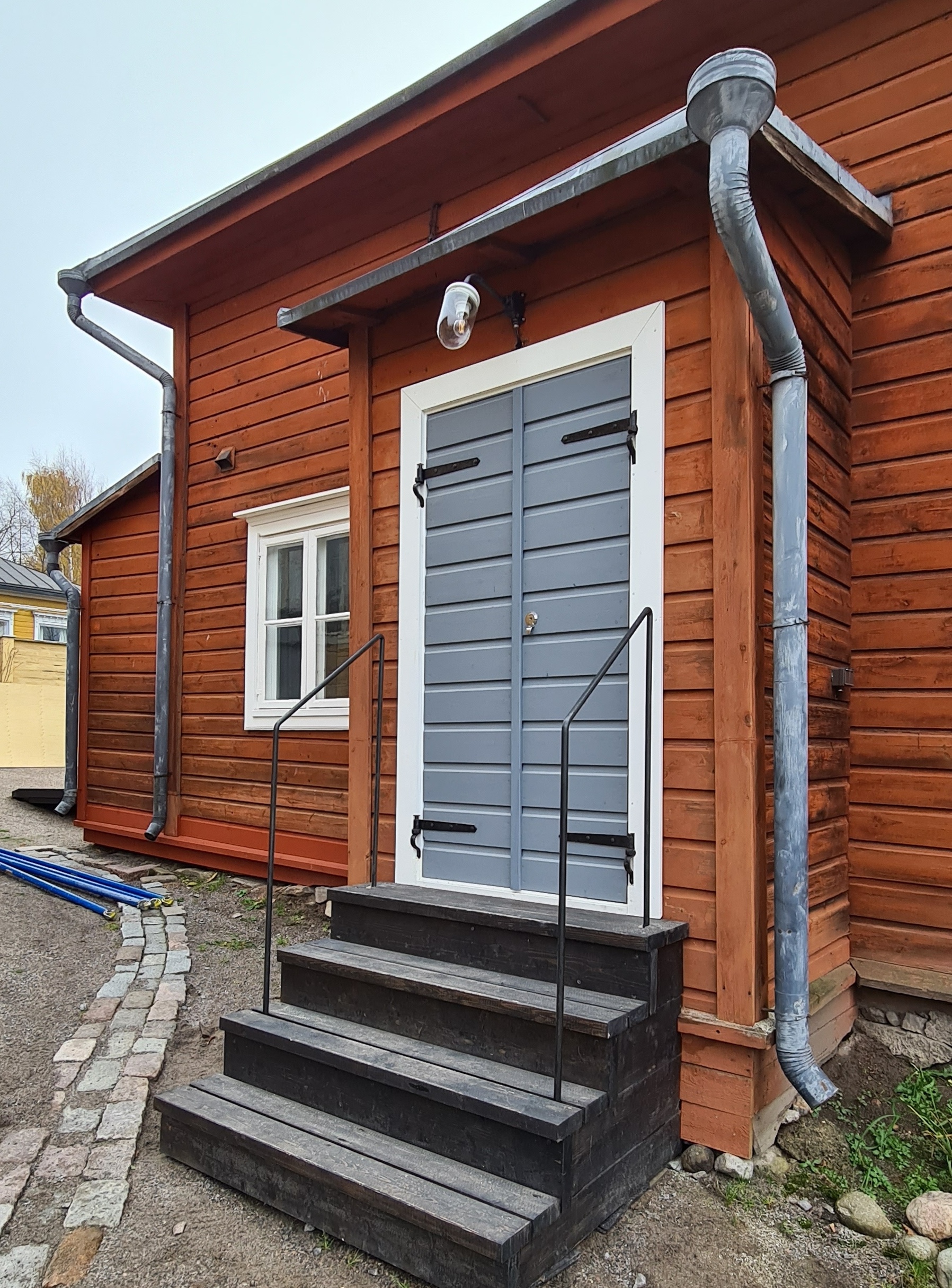 Runebergin museo.Ovi ja porrastyö valmiina